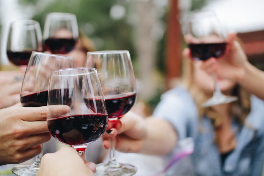 Natural wine & long table